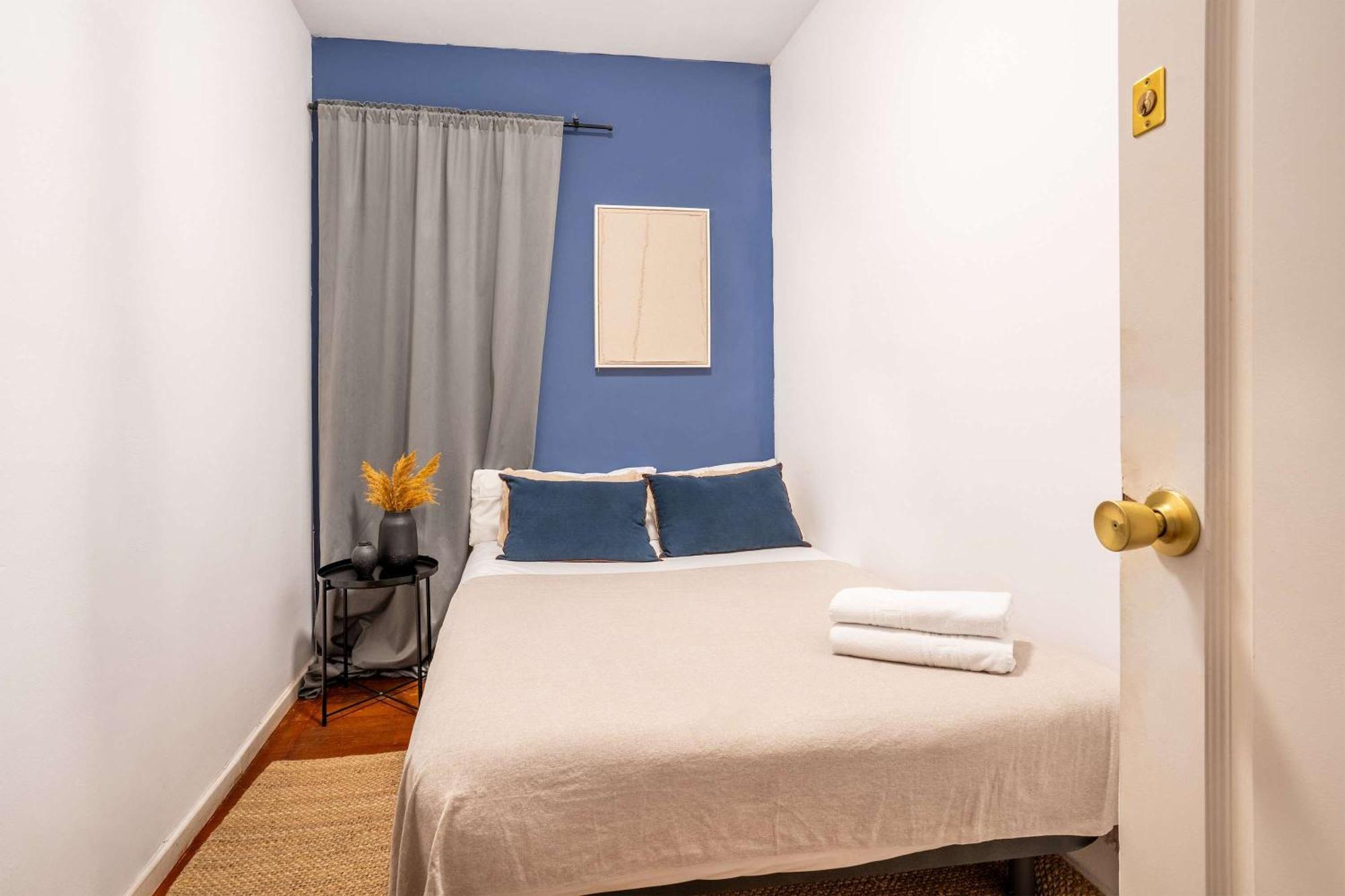 Next To Sagrada Familia 4-Bedroom Apartment บาร์เซโลนา ภายนอก รูปภาพ