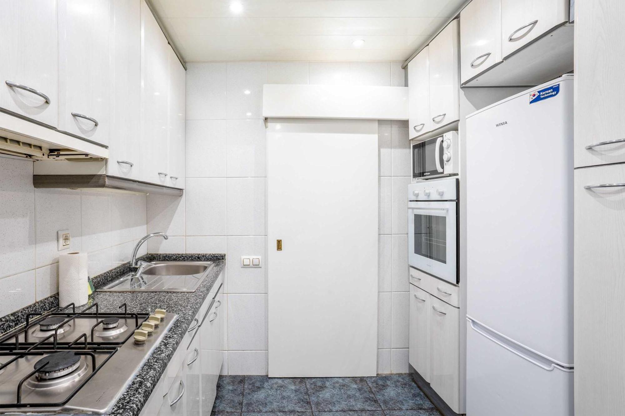 Next To Sagrada Familia 4-Bedroom Apartment บาร์เซโลนา ภายนอก รูปภาพ